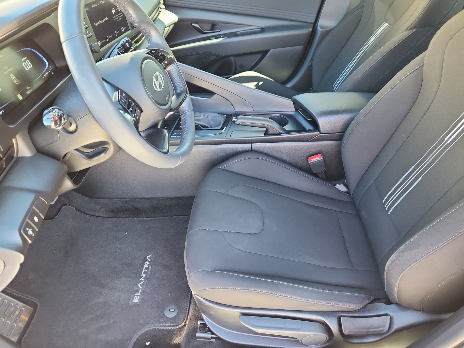 Used 2025 Hyundai Elantra Sport FWD image 10