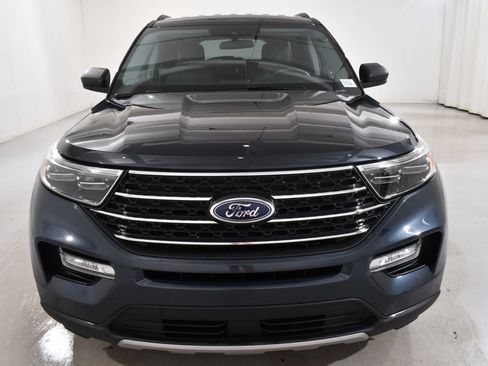 Used 2023 Ford Explorer XLT w/ Equipment Group 202A AWD/4WD image 3