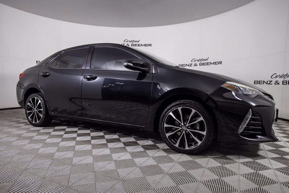 Used 2017 Toyota Corolla SE w/ Carpet Mat Package (TMS) FWD image 2