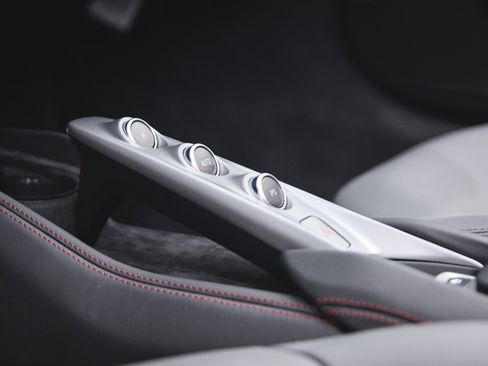 Used 2023 Ferrari F8 Tributo image 52