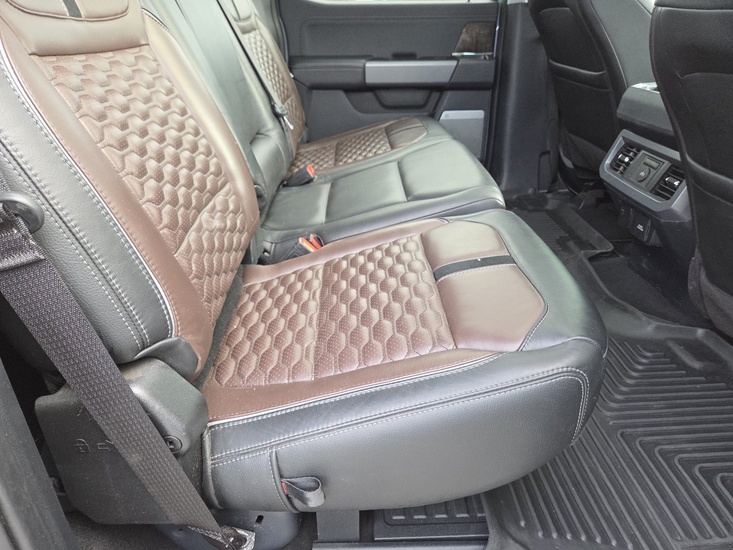 Used 2024 Ford F250 Lariat w/ Lariat Ultimate Package AWD/4WD image 28