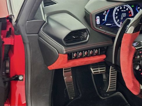 Used 2021 Lamborghini Huracan EVO RWD image 10