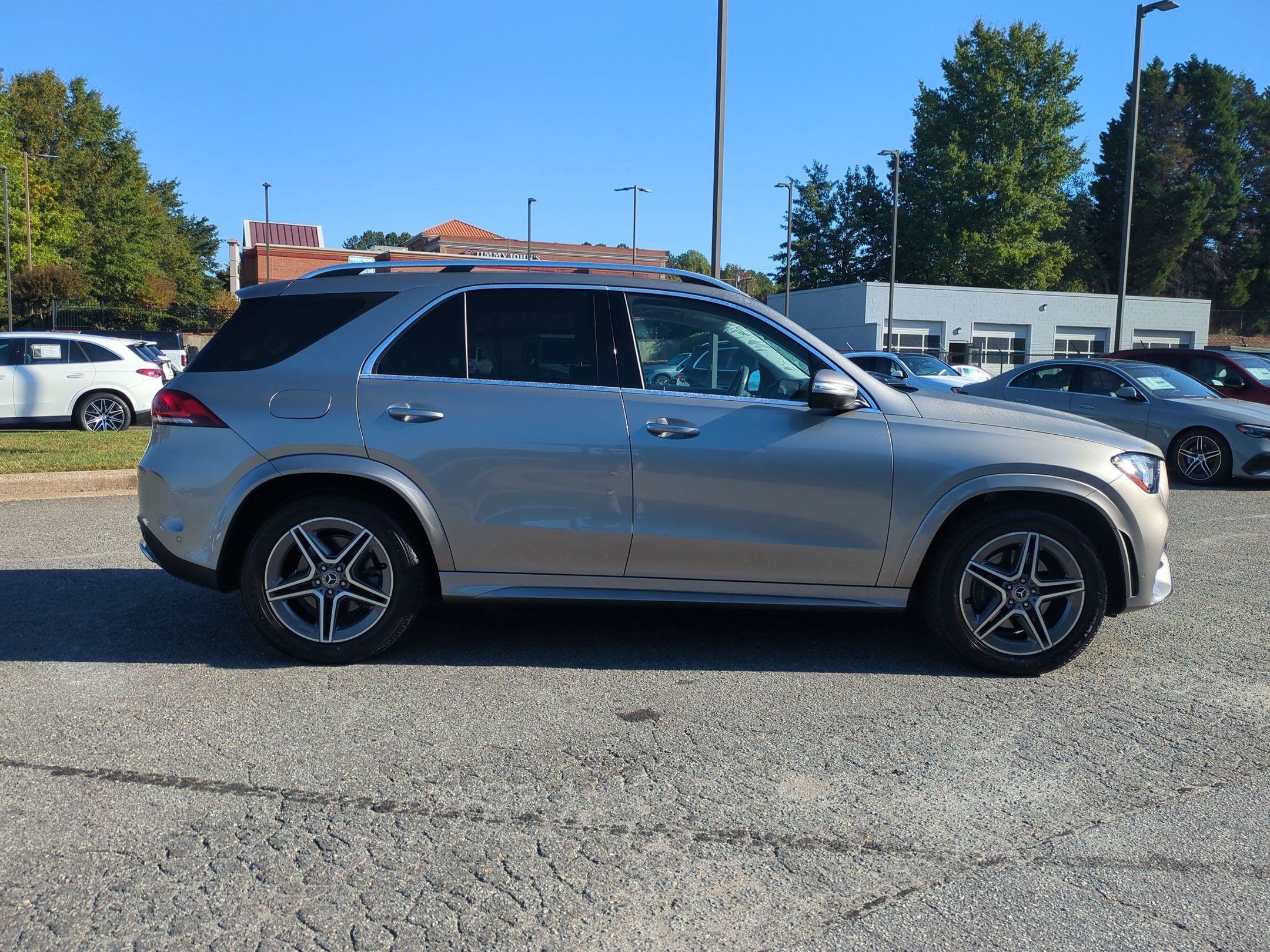 Used 2020 Mercedes-Benz GLE 350 4MATIC image 2