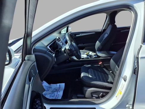 Used 2016 Ford Fusion SE FWD image 23