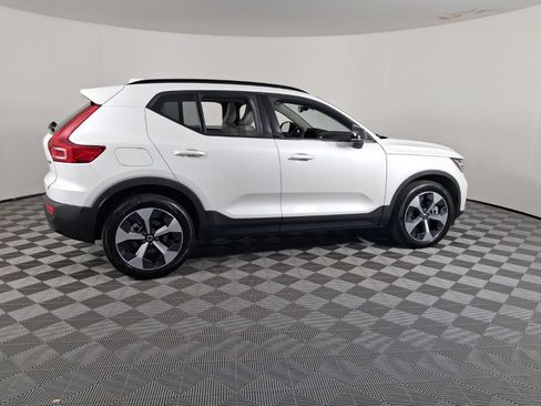 Certified 2026 Volvo XC40 B5 Plus AWD/4WD image 9