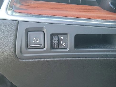 Certified 2023 Cadillac XT5 Premium Luxury image 23