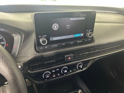 Used 2025 Honda HR-V LX image 2