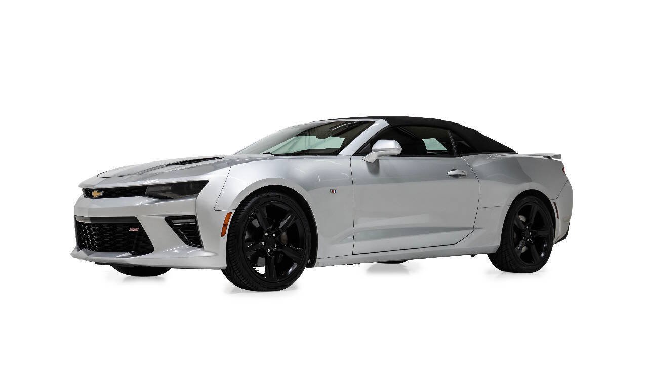 Used 2017 Chevrolet Camaro SS RWD image 2