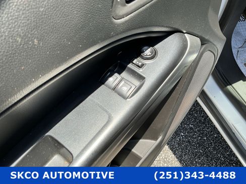 Used 2022 Chevrolet Colorado LT w/ Fleet Safety Package RWD image 22