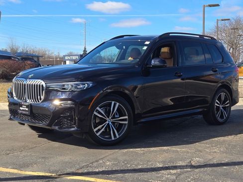 Used 2022 BMW X7 xDrive40i w/ M Sport Package image 2
