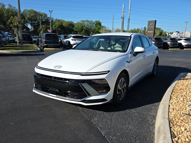 New 2026 Hyundai Sonata Blue FWD image 2