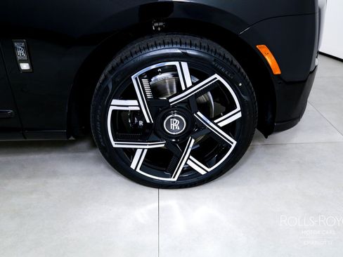 Used 2026 Rolls-Royce Cullinan Black Badge AWD/4WD image 42