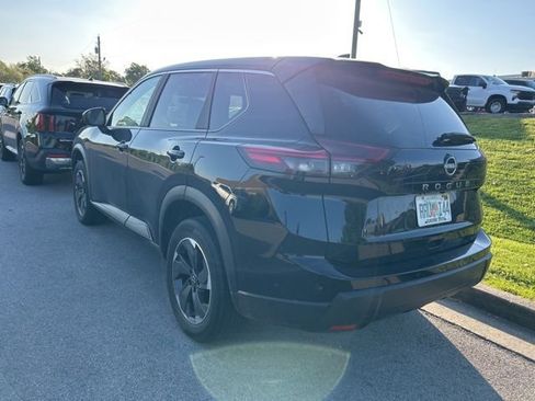Used 2025 Nissan Rogue SV FWD image 4