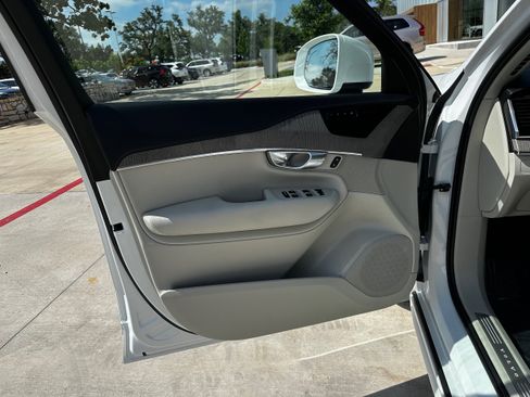 Used 2023 Volvo XC90 B6 Ultimate image 23