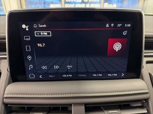 Used 2024 GMC Yukon SLT w/ SLT Luxury Package image 23