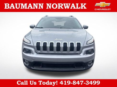 Used 2014 Jeep Cherokee Latitude AWD/4WD image 2