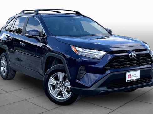 Used 2025 Toyota RAV4 XLE w/ Convenience Package AWD/4WD image 3