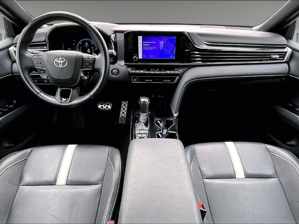 Used 2025 Toyota Camry SE FWD image 21