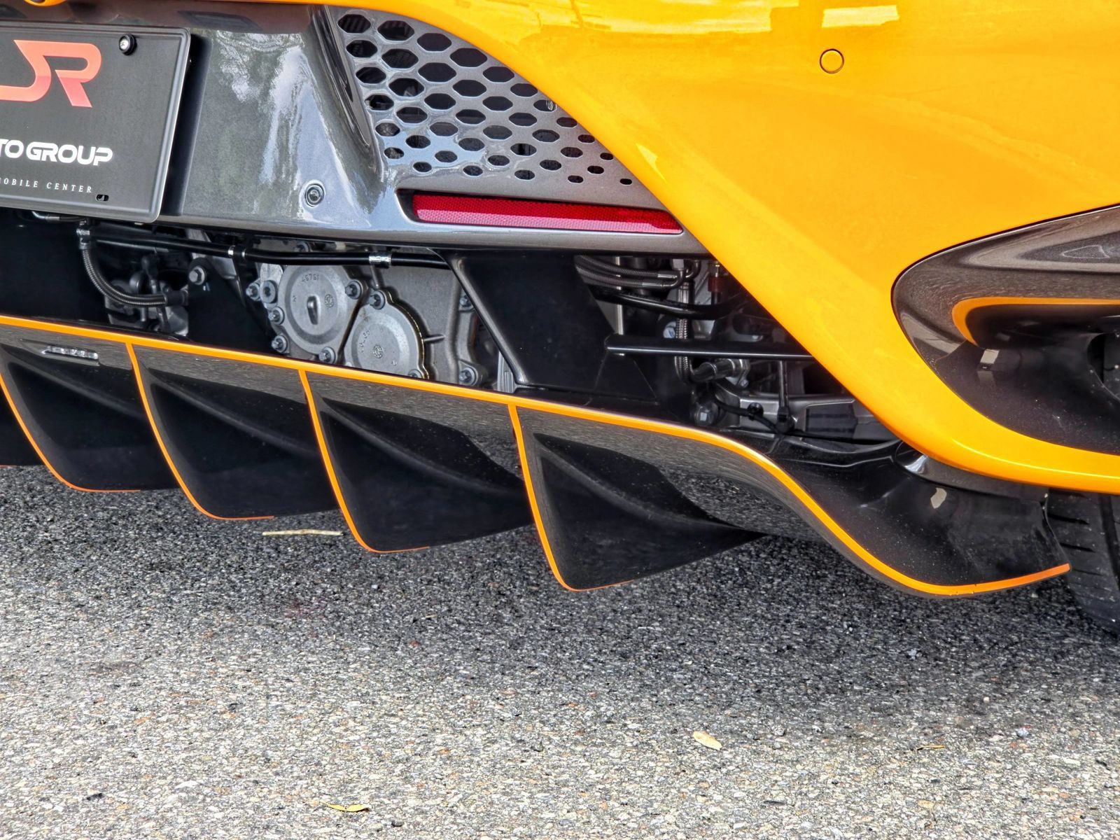 Used 2022 McLaren 765LT RWD image 28