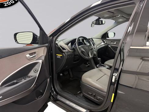Used 2017 Hyundai Santa Fe Sport w/ 2.4L Tech Package 04 FWD image 9