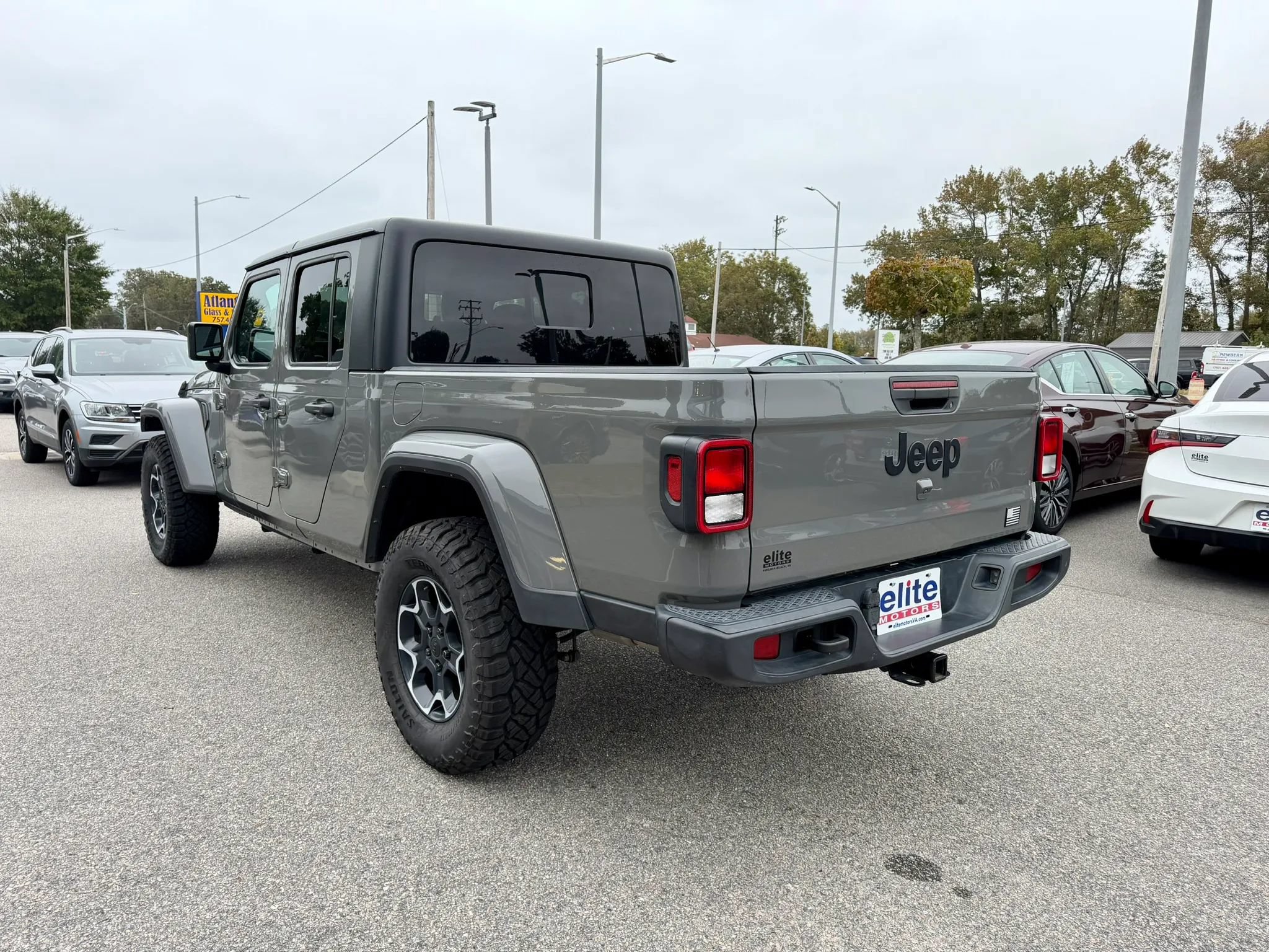 Used 2023 Jeep Gladiator Sport AWD/4WD image 5