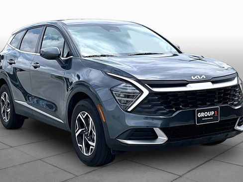 Certified 2025 Kia Sportage LX image 3