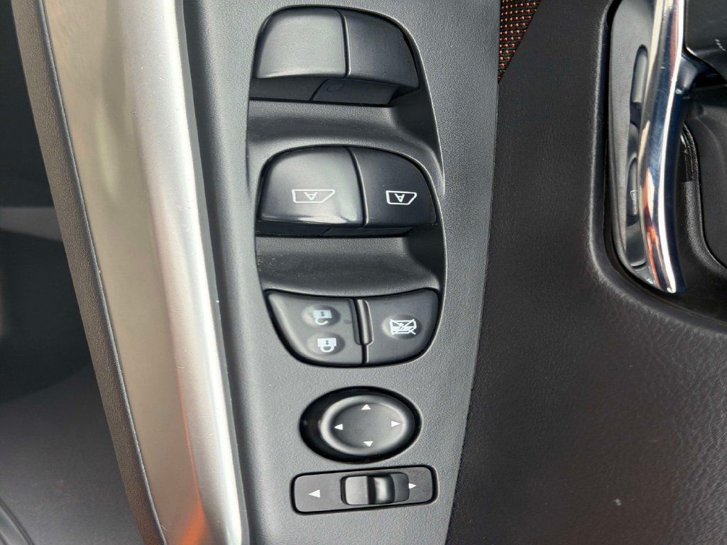 Used 2020 Nissan Kicks SR FWD image 19