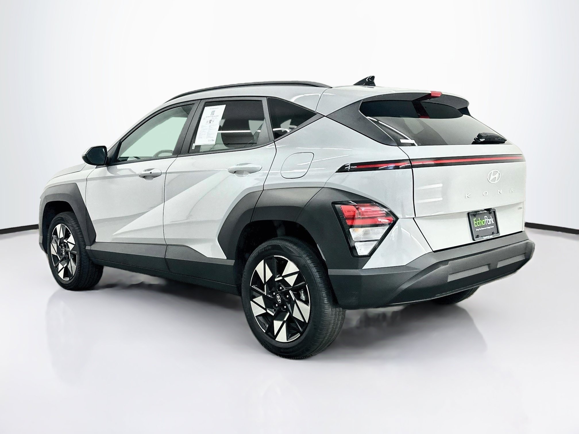 Used 2025 Hyundai Kona SEL AWD/4WD image 5