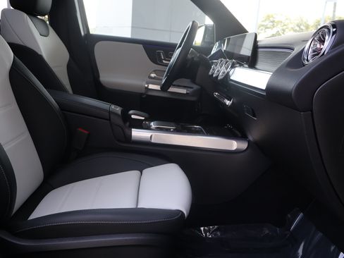 Certified 2021 Mercedes-Benz GLB 250 image 29