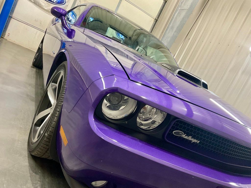 Used 2014 Dodge Challenger R/T RWD image 3
