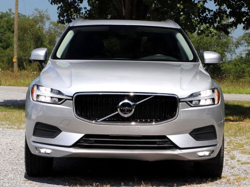 Used 2020 Volvo XC60 T6 Momentum w/ Protection Package image 39