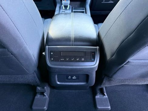 Used 2022 Nissan Pathfinder SV image 26