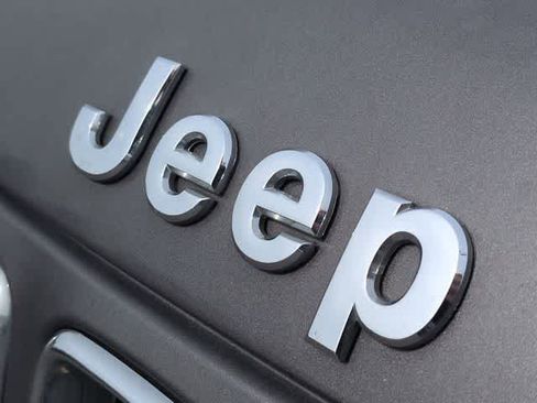 Used 2017 Jeep Compass Latitude AWD/4WD image 12