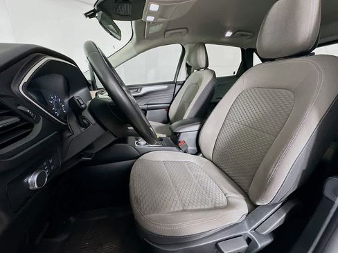 Certified 2022 Ford Escape SE w/ Cold Weather Package image 11