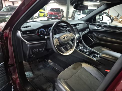 Used 2021 Jeep Grand Cherokee L Laredo AWD/4WD image 11