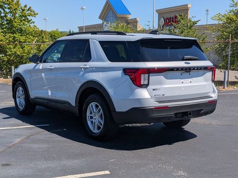 New 2026 Ford Explorer Active RWD image 7