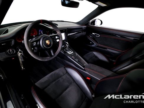 Used 2018 Porsche 911 GT3 RWD image 11