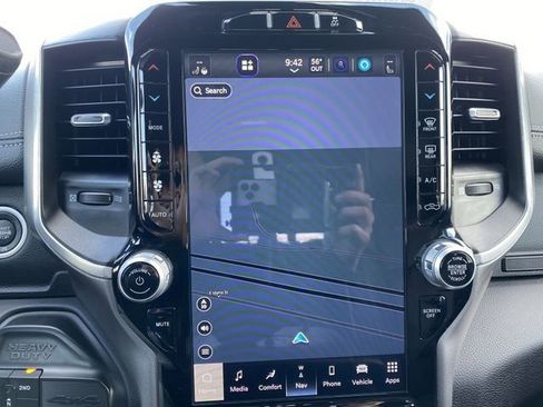 Used 2024 RAM 2500 Laramie w/ Night Edition AWD/4WD image 18