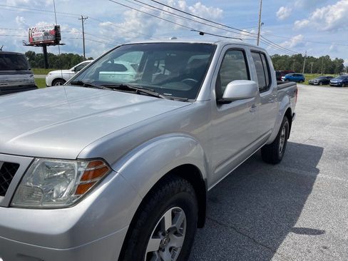 Used 2012 Nissan Frontier PRO-4X image 7