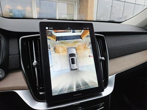 Certified 2025 Volvo XC90 B6 Plus AWD/4WD image 26