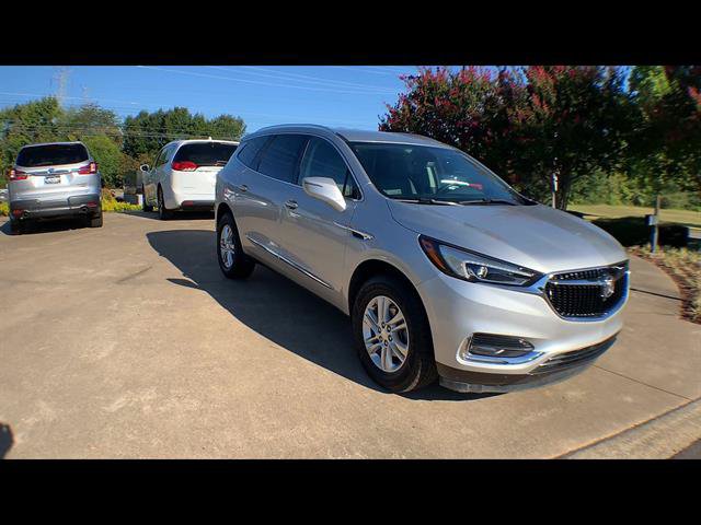 Used 2020 Buick Enclave Essence w/ Sound and Sites Package FWD image 2