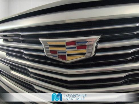 Used 2018 Cadillac XT5 Luxury w/ Driver Awareness Package image 9