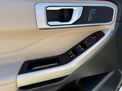 Used 2024 Ford Explorer XLT w/ Equipment Group 202A image 26