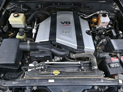 Used 2006 Toyota Land Cruiser image 51