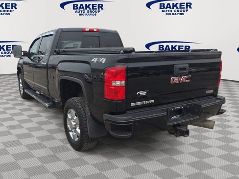 Used 2017 GMC Sierra 2500 SLT w/ All-Terrain HD Package AWD/4WD image 5