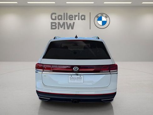 Used 2025 Volkswagen Atlas SE image 8