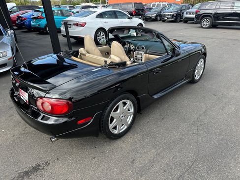 Used 2004 MAZDA MX-5 Miata LS RWD image 12