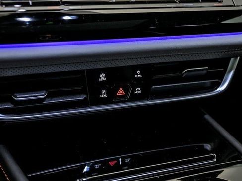 Certified 2025 Volkswagen Atlas Peak Edition SE image 21