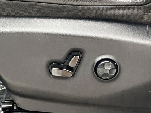 Used 2022 Chrysler Pacifica Touring-L image 16