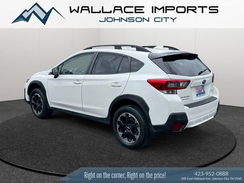 Certified 2022 Subaru Crosstrek 2.0i Premium w/ Moonroof Package AWD/4WD image 3